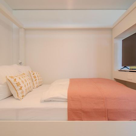 Loewe Apartments Am Rheinfall Нойхаузен ам Райнфал Екстериор снимка