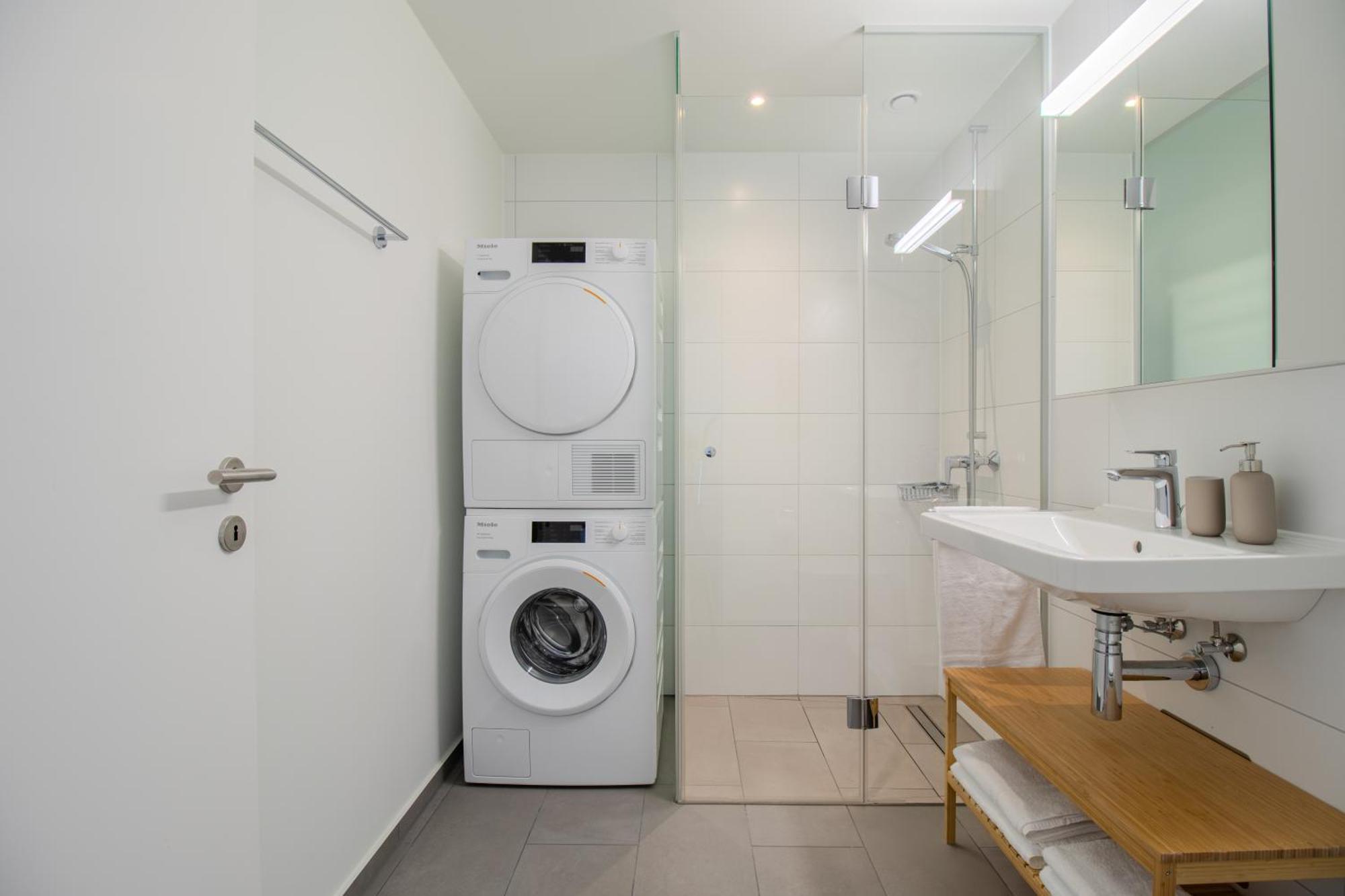Loewe Apartments Am Rheinfall Нойхаузен ам Райнфал Екстериор снимка